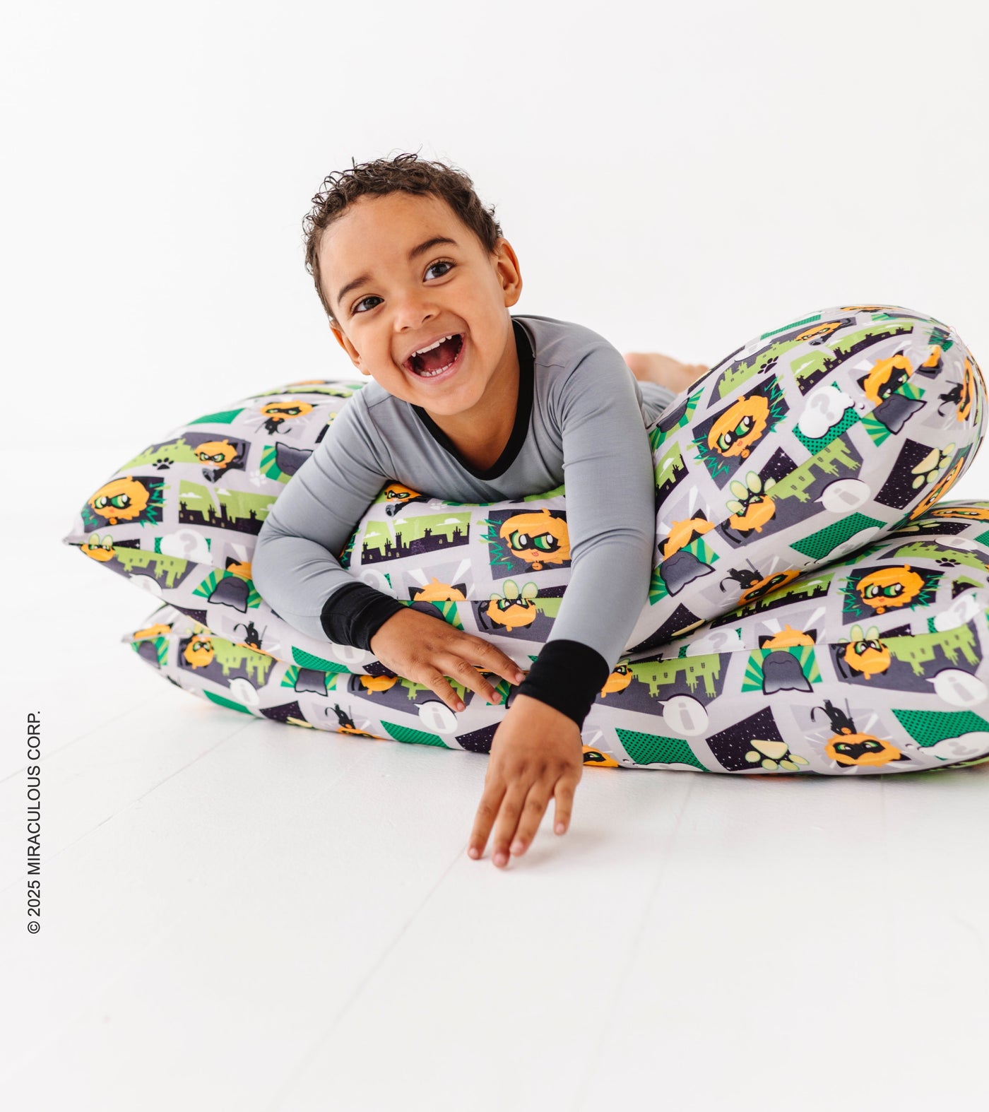 Miraculous™ Chibi Zipper Pillowcase Set: Cat Noir - SHIPS WITHIN 2 WEEKS