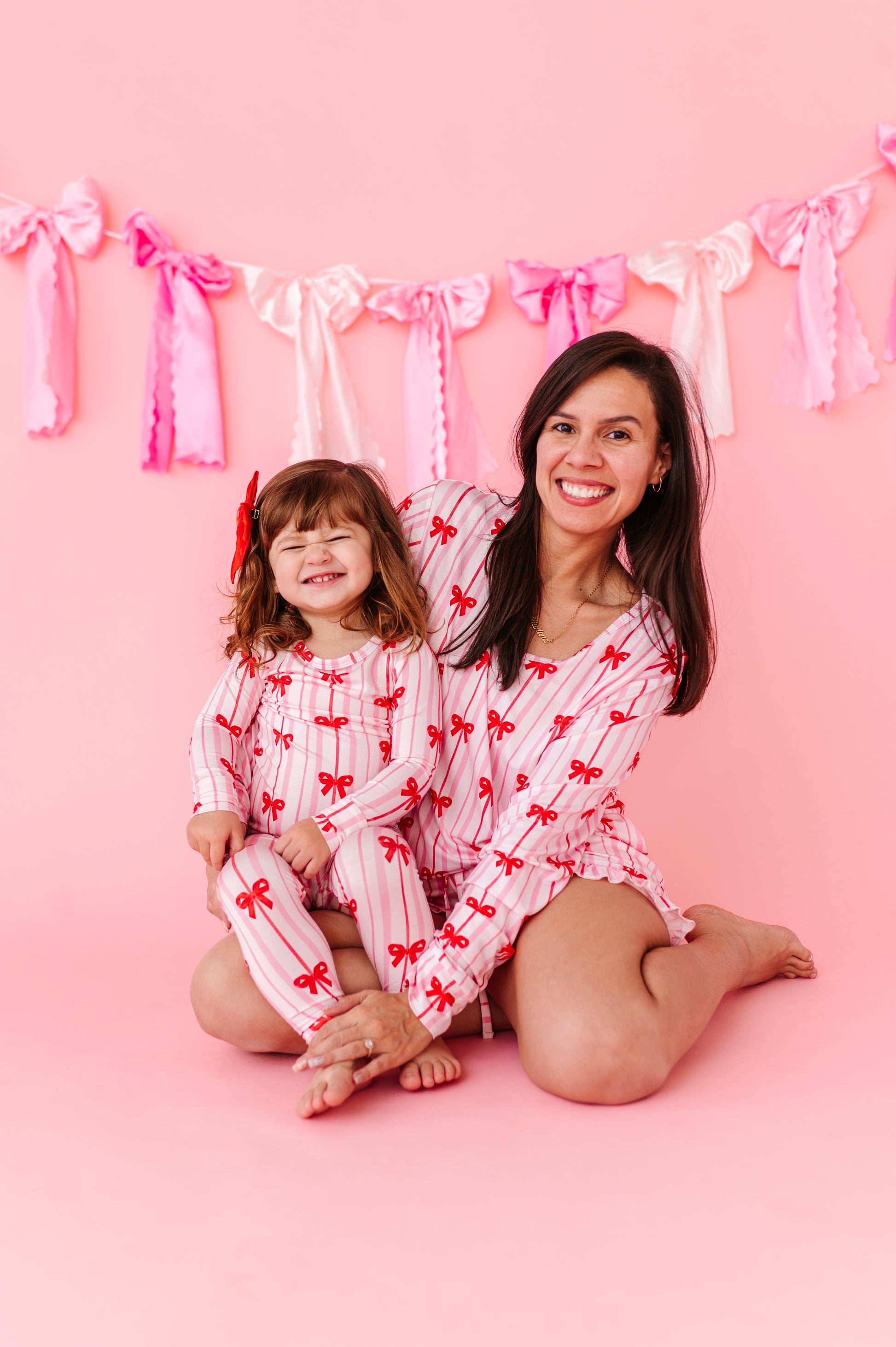 Lightweight bamboo women’s pajama top with bow pattern