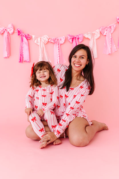 Lightweight bamboo women’s pajama top with bow pattern