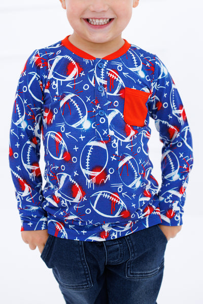 graffiti football henley t- shirt : BLUE AND RED