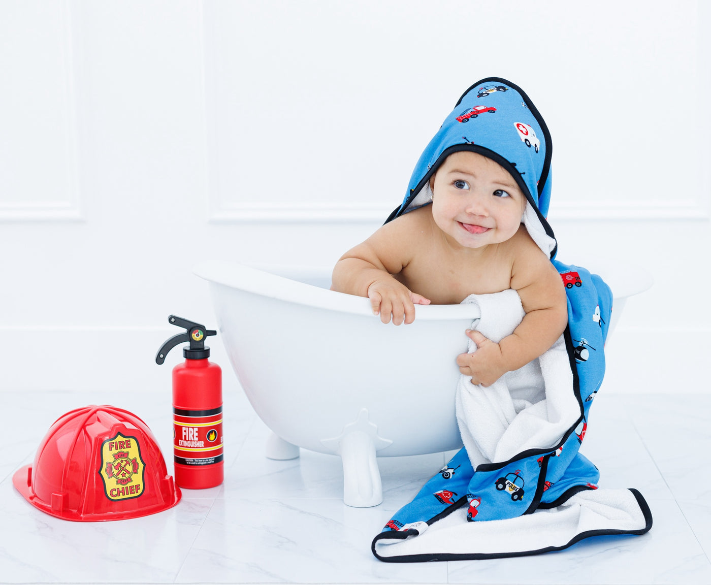 deputy hooded bath towel: TODDLER