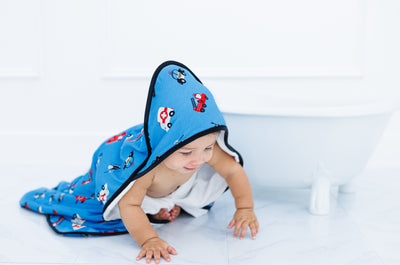 deputy hooded bath towel: TODDLER