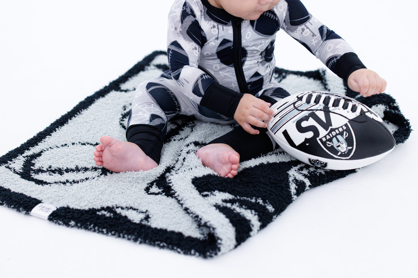 Football Blanket- SILVER/BLACK - STROLLER