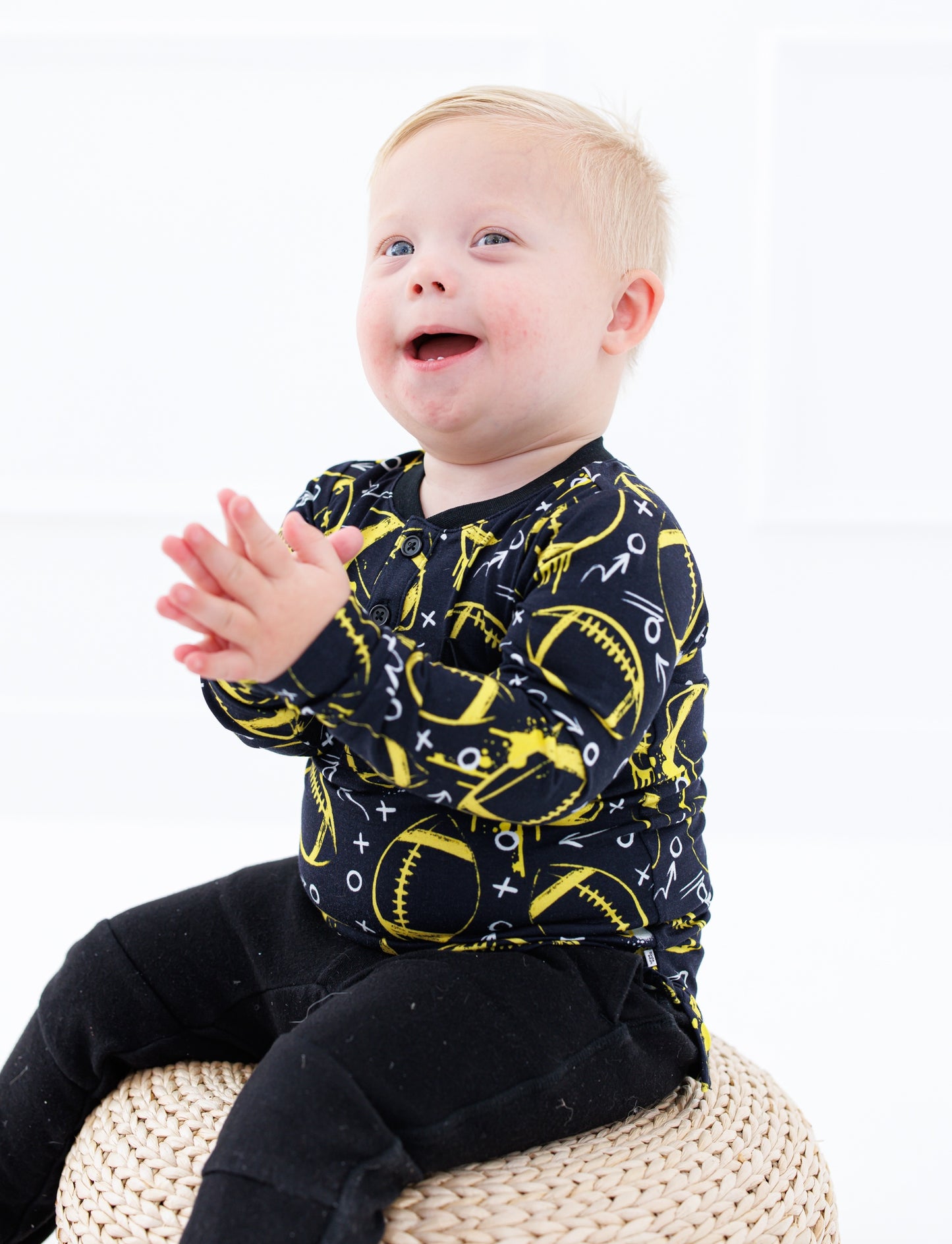 Graffiti Football Henley T-Shirt : BLACK AND YELLOW/GOLD