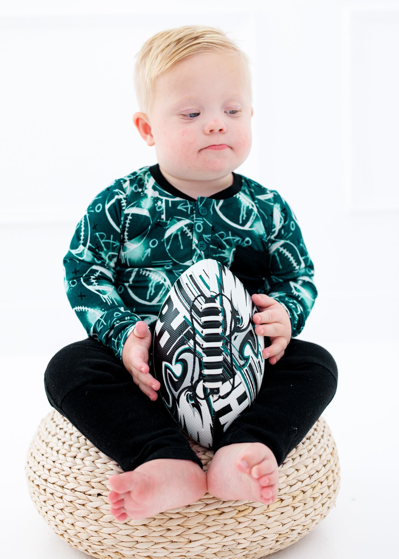 graffiti football henley t- shirt : GREEN AND WHITE/SILVER