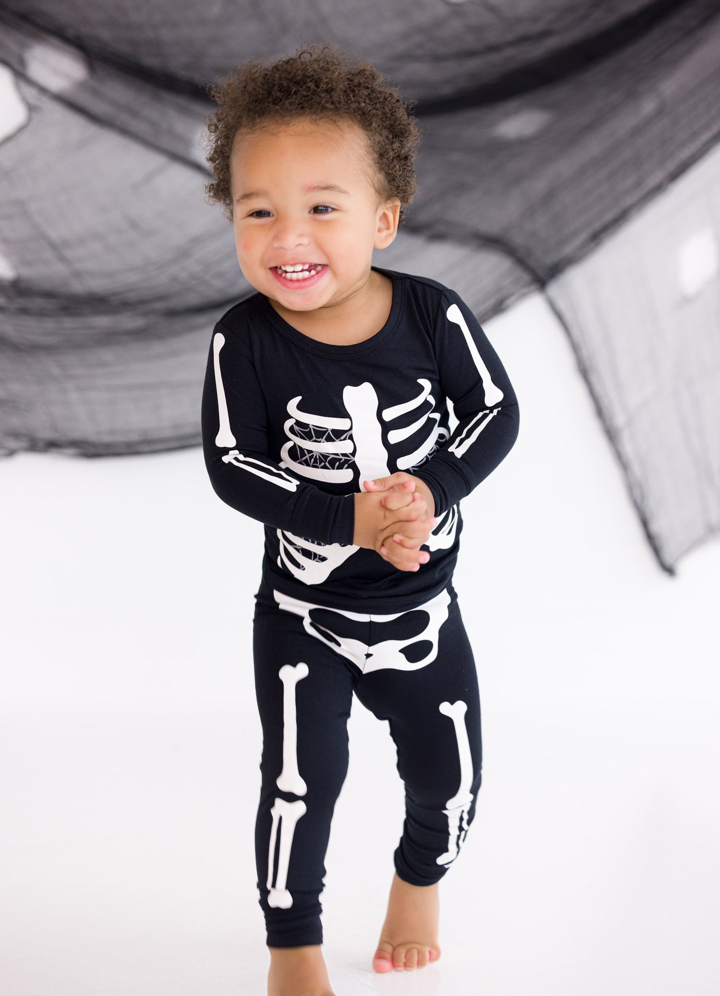 Bones Glow-In-The-Dark 2-Piece Pajamas : GREY WEBS