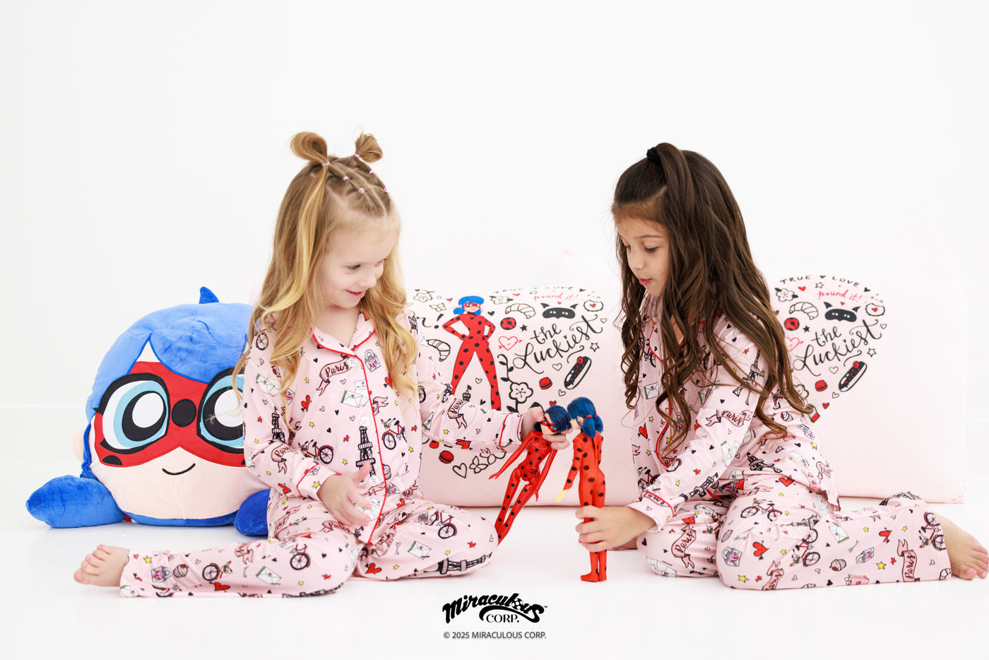 Miraculous Ladybug™ Zipper Pillowcase Set