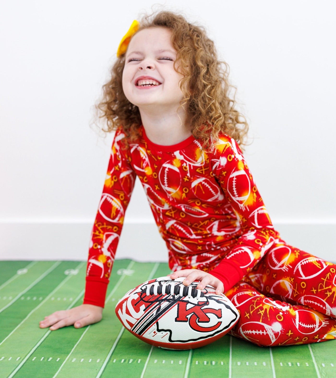 graffiti football 2-piece pajamas: RED AND YELLOW/GOLD