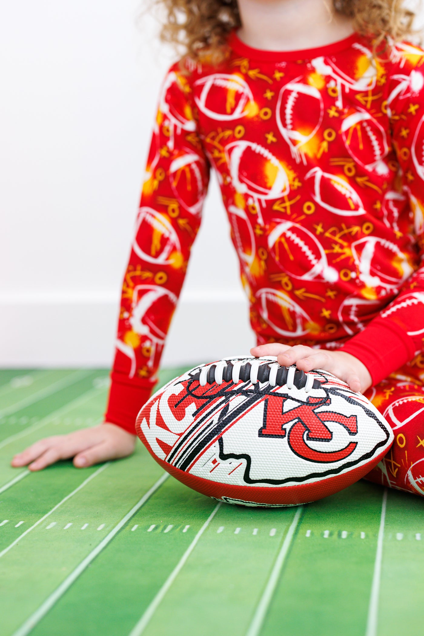 graffiti football 2-piece pajamas: RED AND YELLOW/GOLD