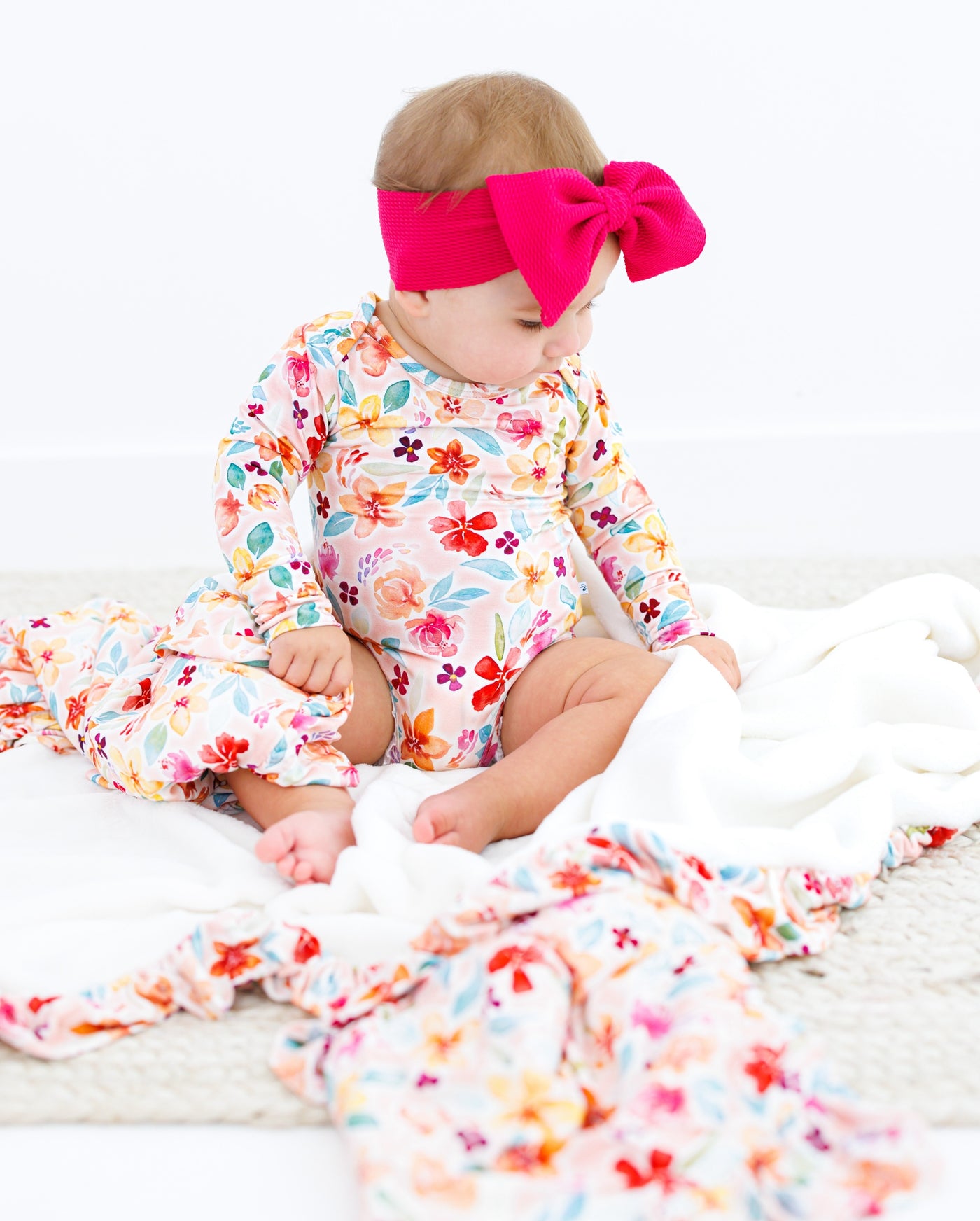 pearl ruffle plush birdie blanket: TODDLER