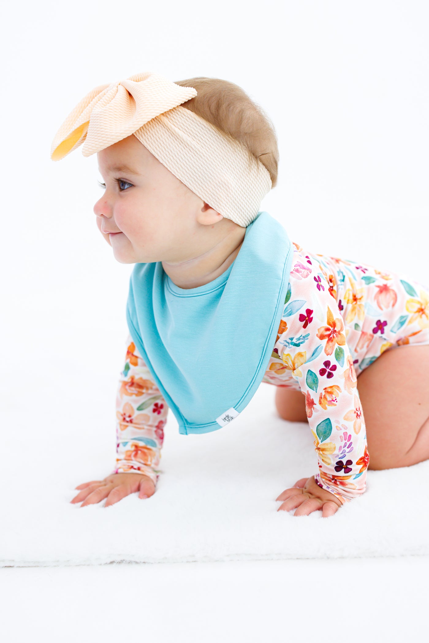 pearl and moss bandana bib set