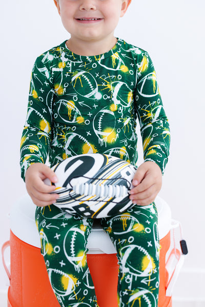 graffiti football 2-piece pajamas: GREEN AND YELLOW/GOLD