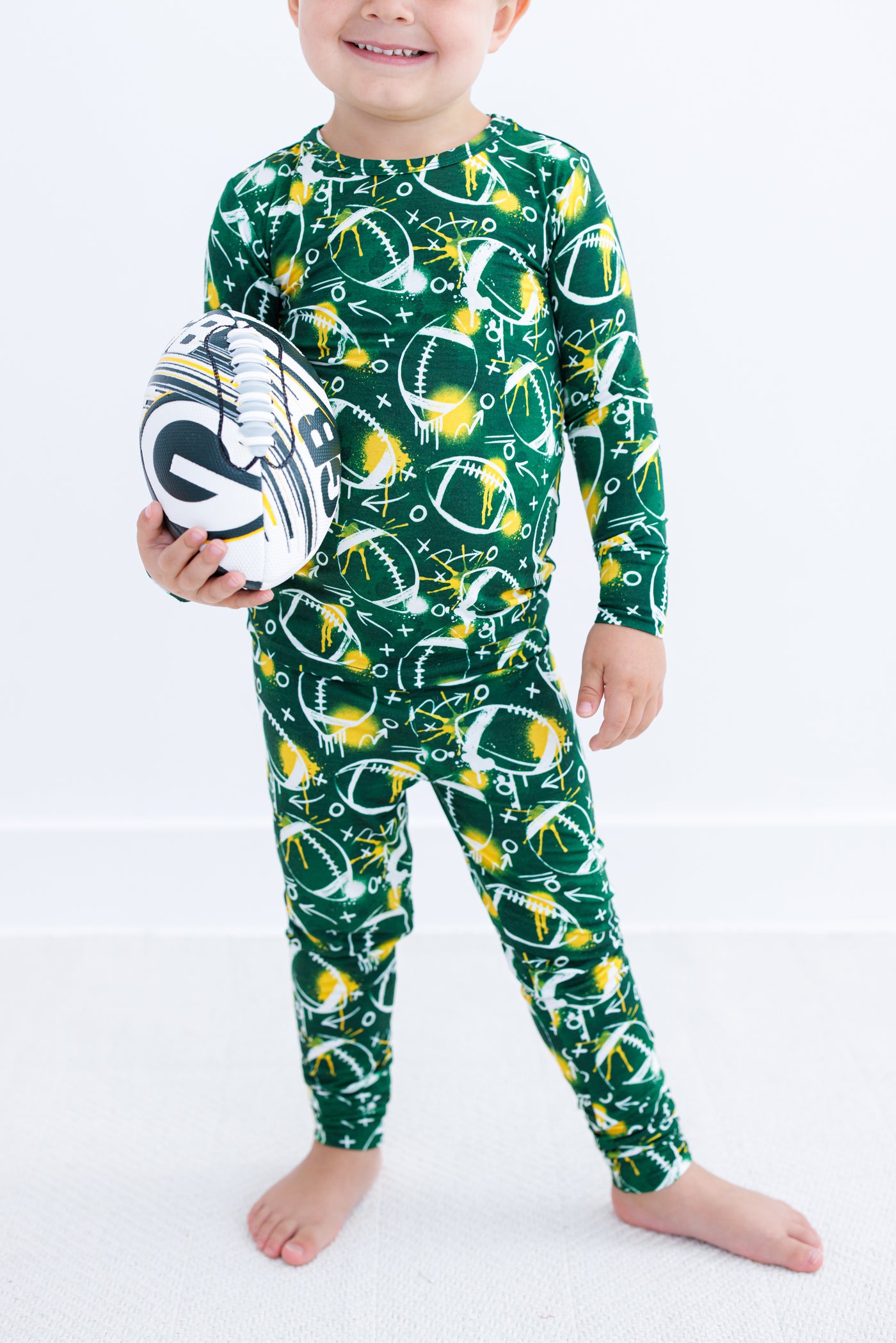 graffiti football 2-piece pajamas: GREEN AND YELLOW/GOLD