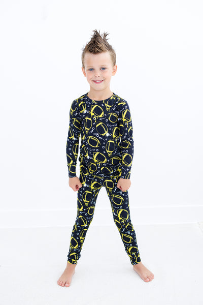 graffiti football 2-piece pajamas: BLACK AND YELLOW/GOLD