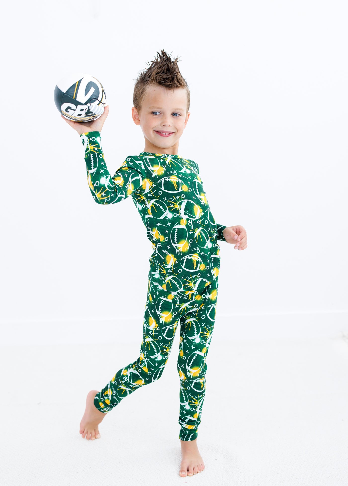 graffiti football 2-piece pajamas: GREEN AND YELLOW/GOLD