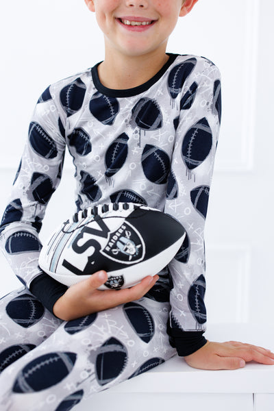 graffiti football 2-piece pajamas: SILVER AND BLACK