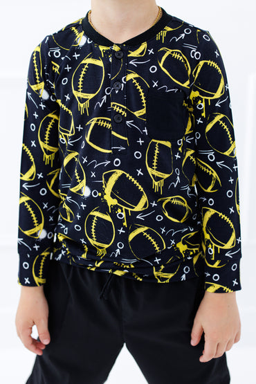Graffiti Football Henley T-Shirt : BLACK AND YELLOW/GOLD