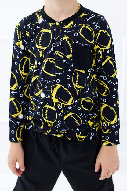 Graffiti Football Henley T-Shirt : BLACK AND YELLOW/GOLD