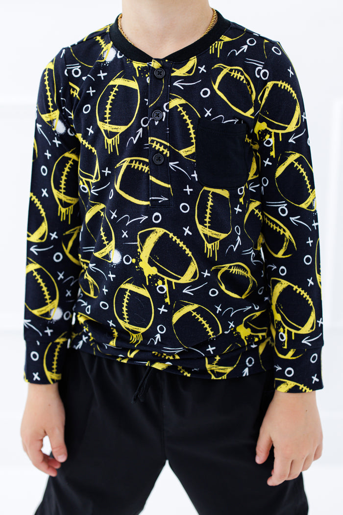 Graffiti Football Henley T-Shirt : BLACK AND YELLOW/GOLD