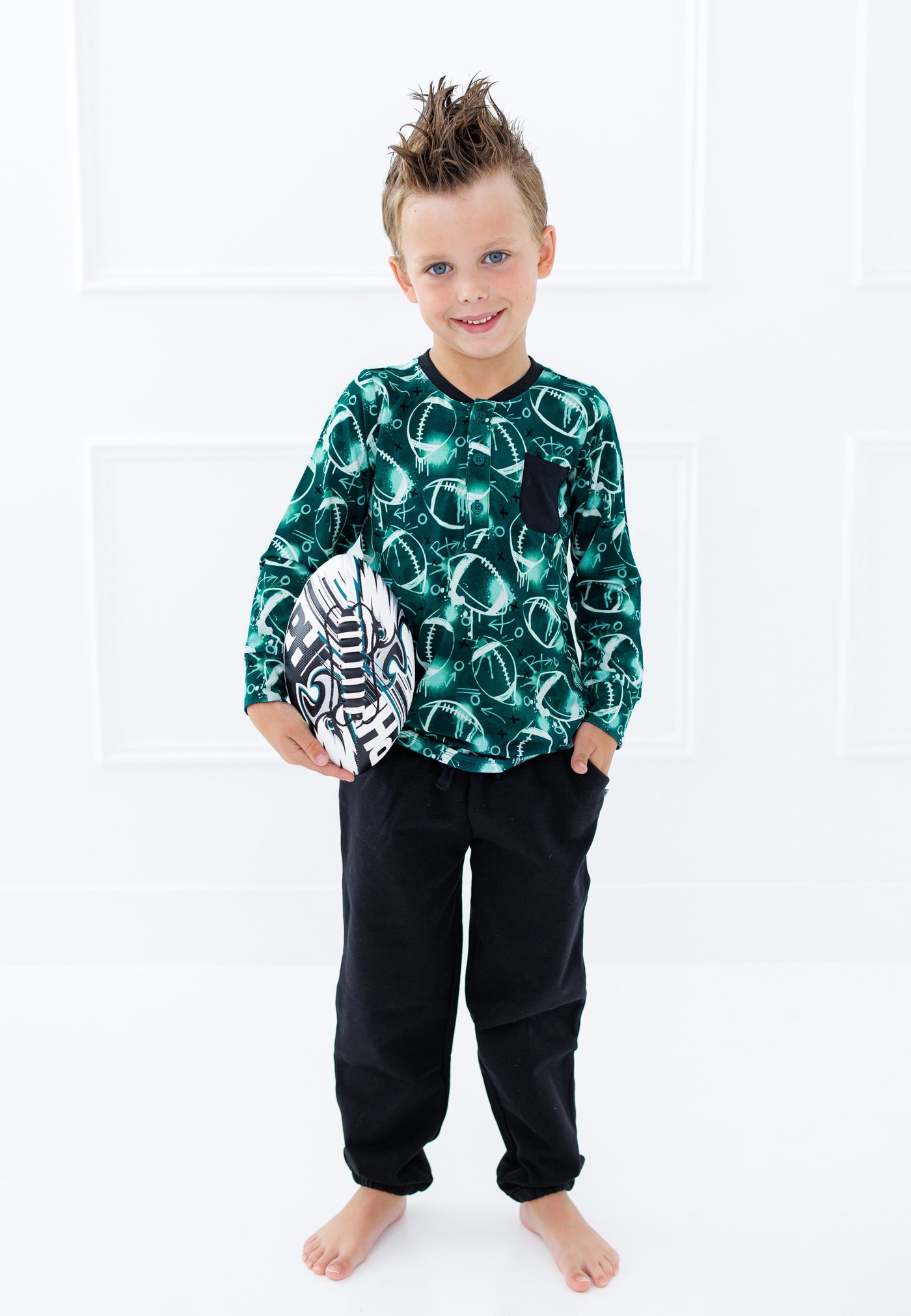 graffiti football henley t- shirt : GREEN AND WHITE/SILVER