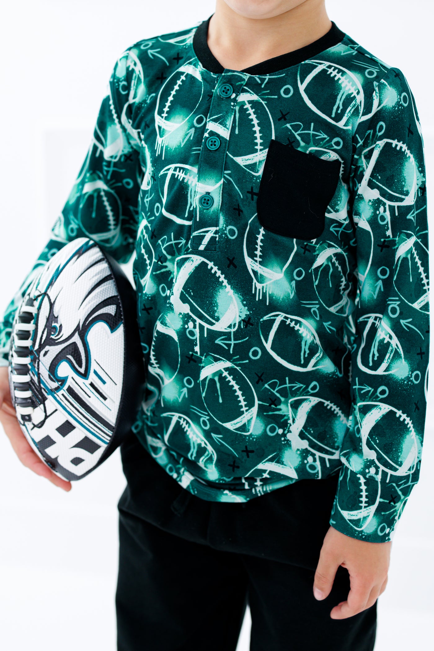 graffiti football henley t- shirt : GREEN AND WHITE/SILVER