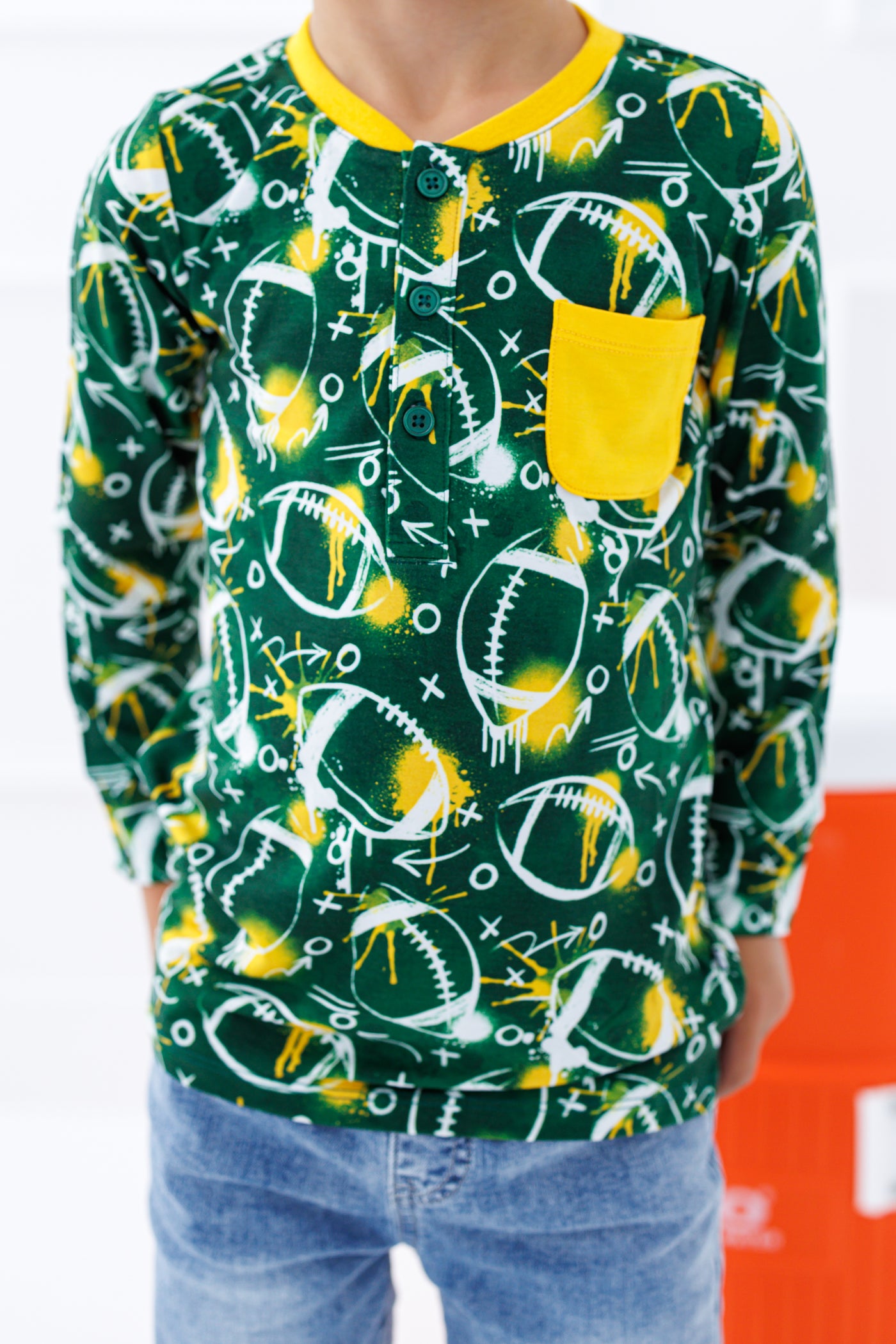 graffiti football henley t- shirt : GREEN AND YELLOW/GOLD