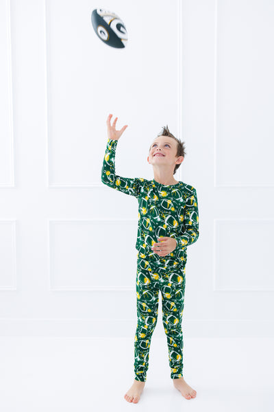 graffiti football 2-piece pajamas: GREEN AND YELLOW/GOLD