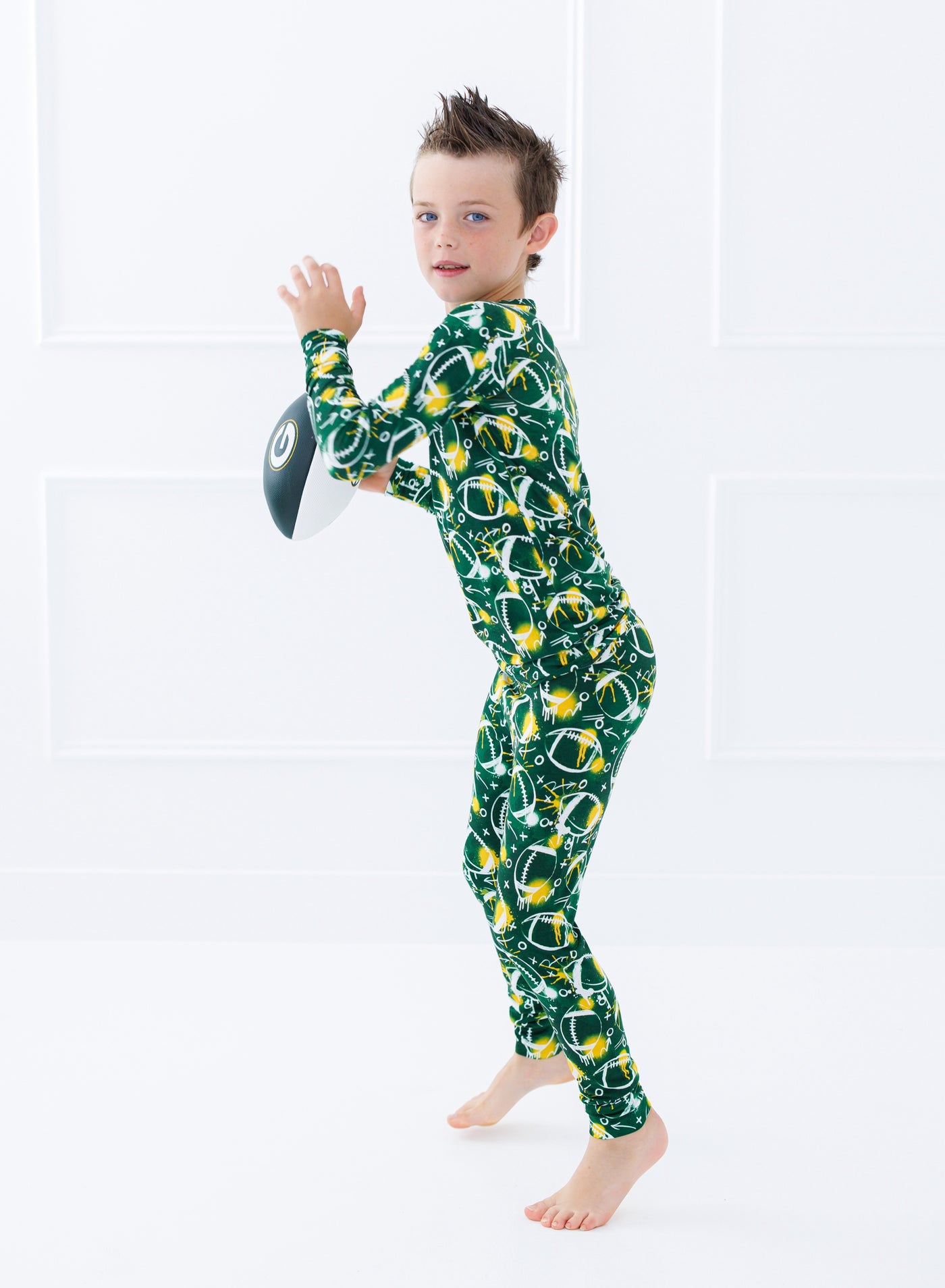 graffiti football 2-piece pajamas: GREEN AND YELLOW/GOLD