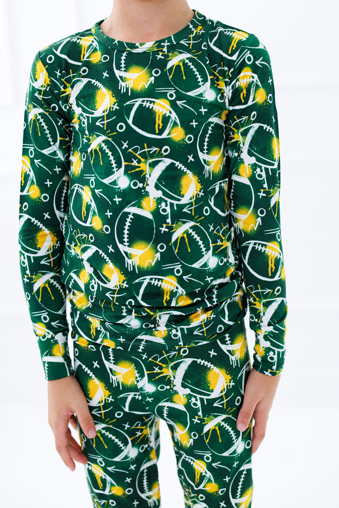 graffiti football 2-piece pajamas: GREEN AND YELLOW/GOLD