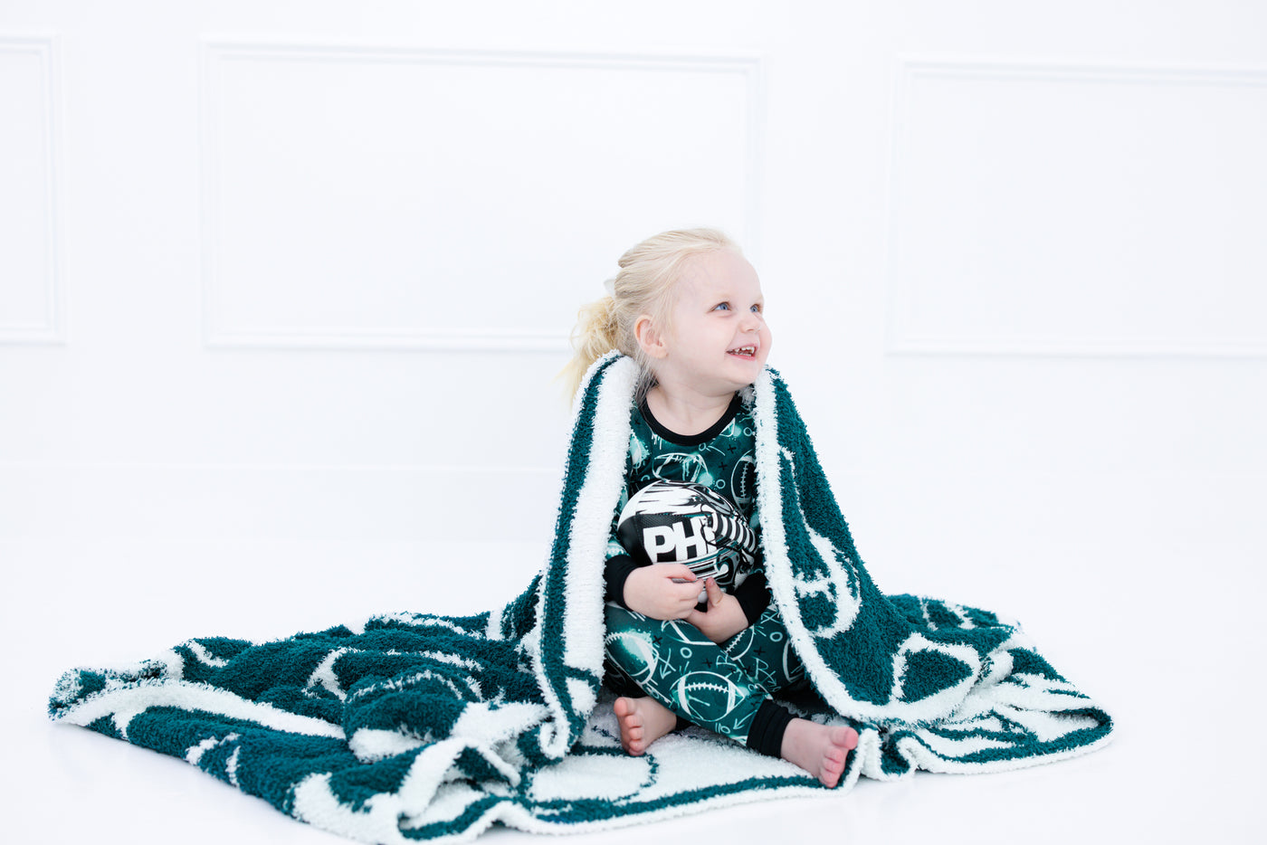 football blanket- GREEN/SILVER -TODDLER