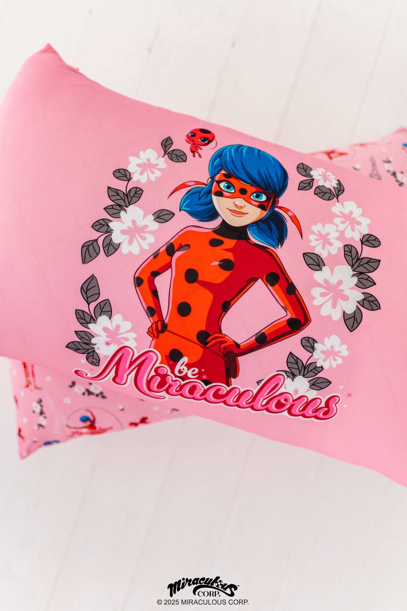 Miraculous™ Sweet Trend Zipper Pillowcase Set
