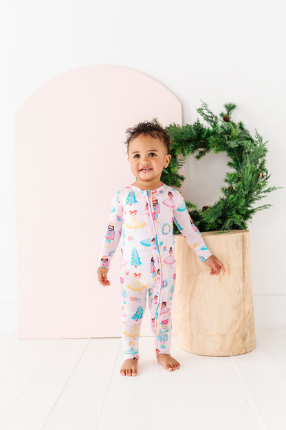 Bamboo baby romper with ruffle details and 2-way zipper