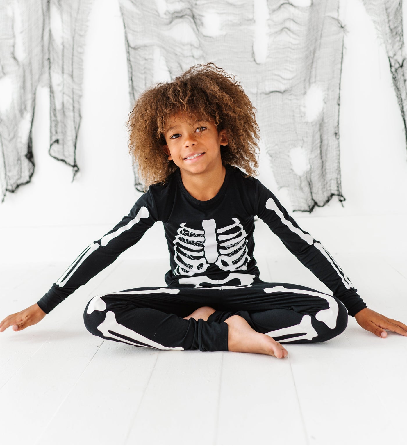 Bones Glow-In-The-Dark 2-Piece Pajamas : GREY WEBS