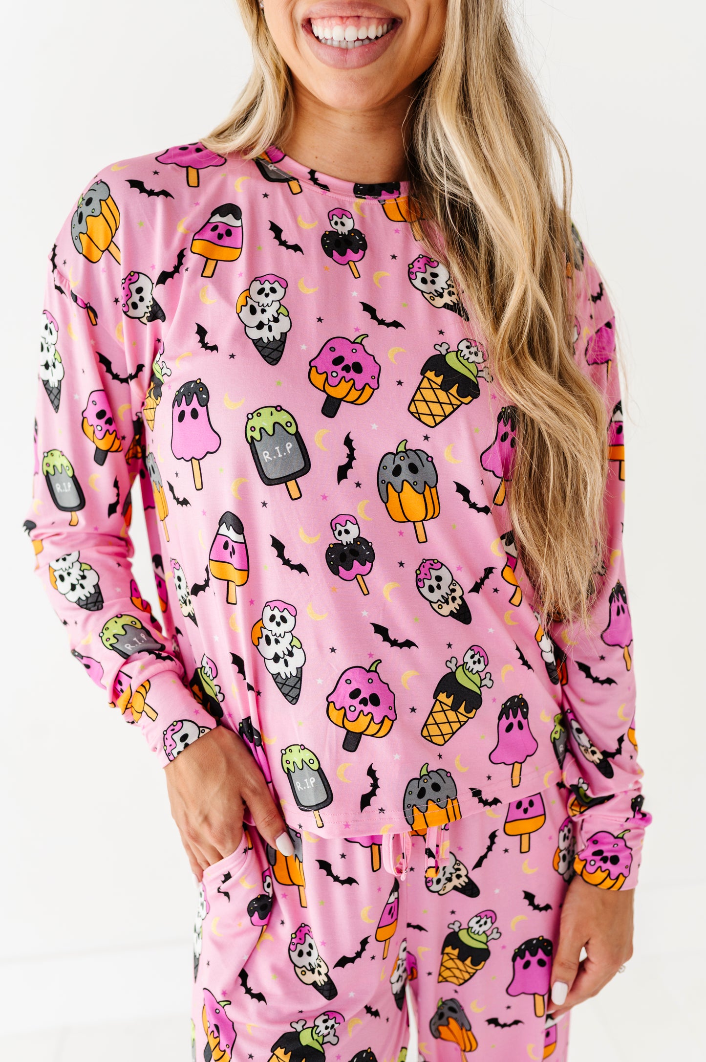 Scoops & Spooks Women's 2-piece set