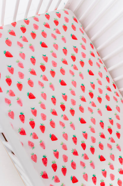 Sweet Strawberry Crib Sheet