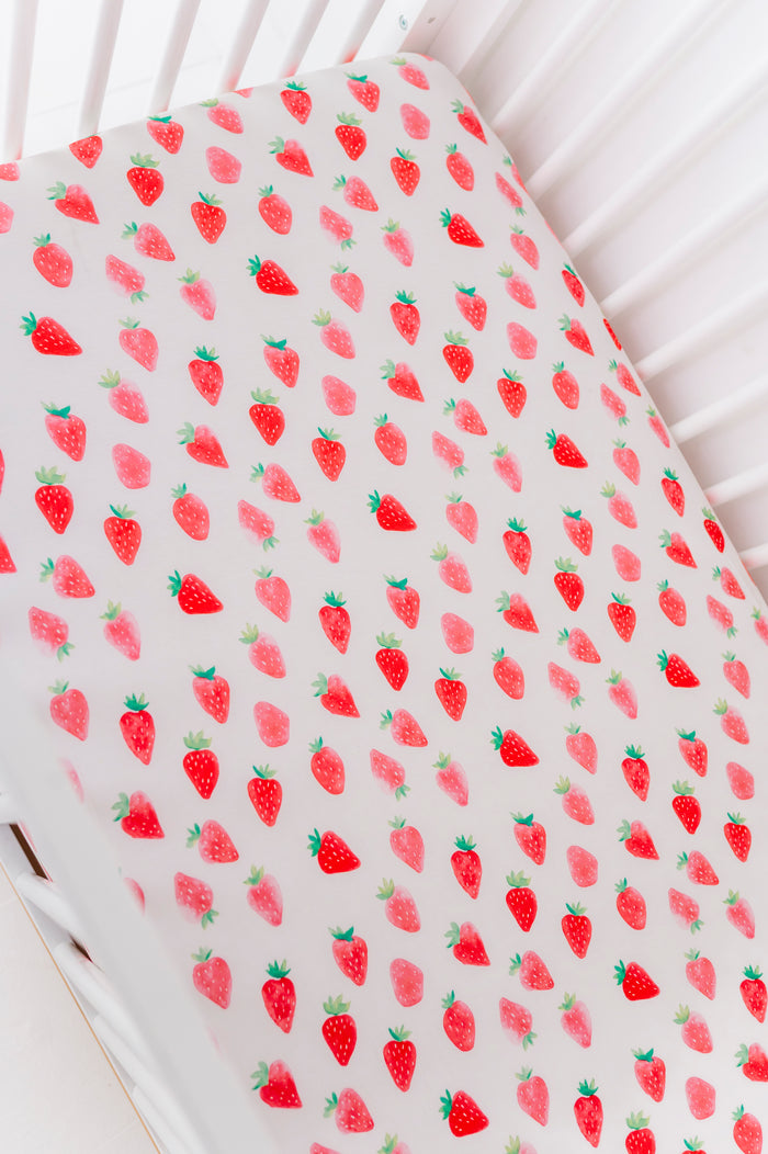 Sweet Strawberry Crib Sheet
