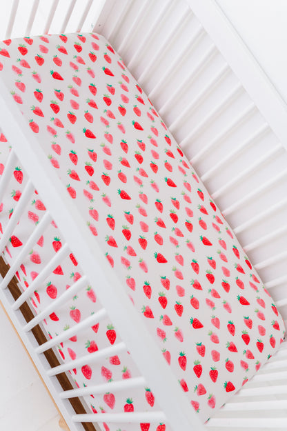 Sweet Strawberry Crib Sheet