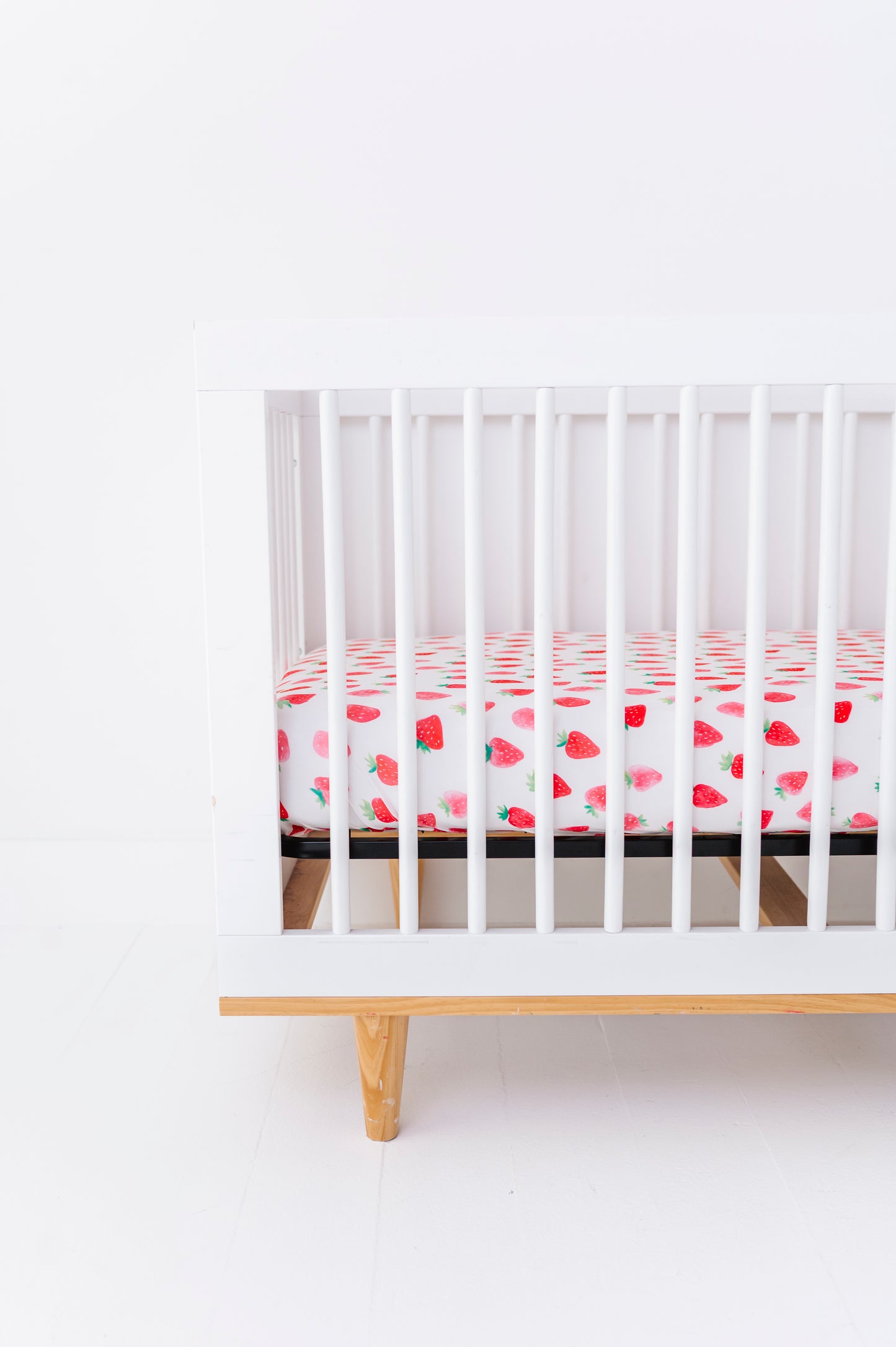 Sweet Strawberry Crib Sheet