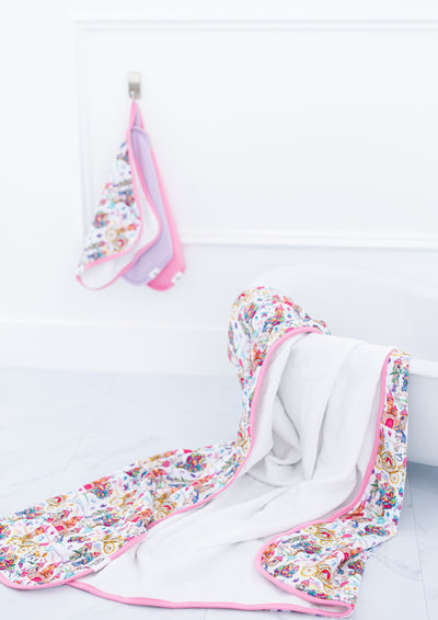 ella hooded bath towel: TODDLER