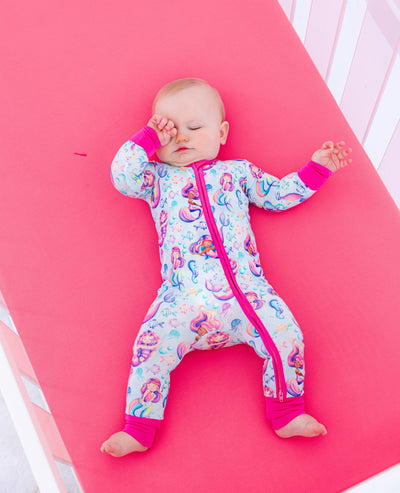 strawberry ribbed crib sheet