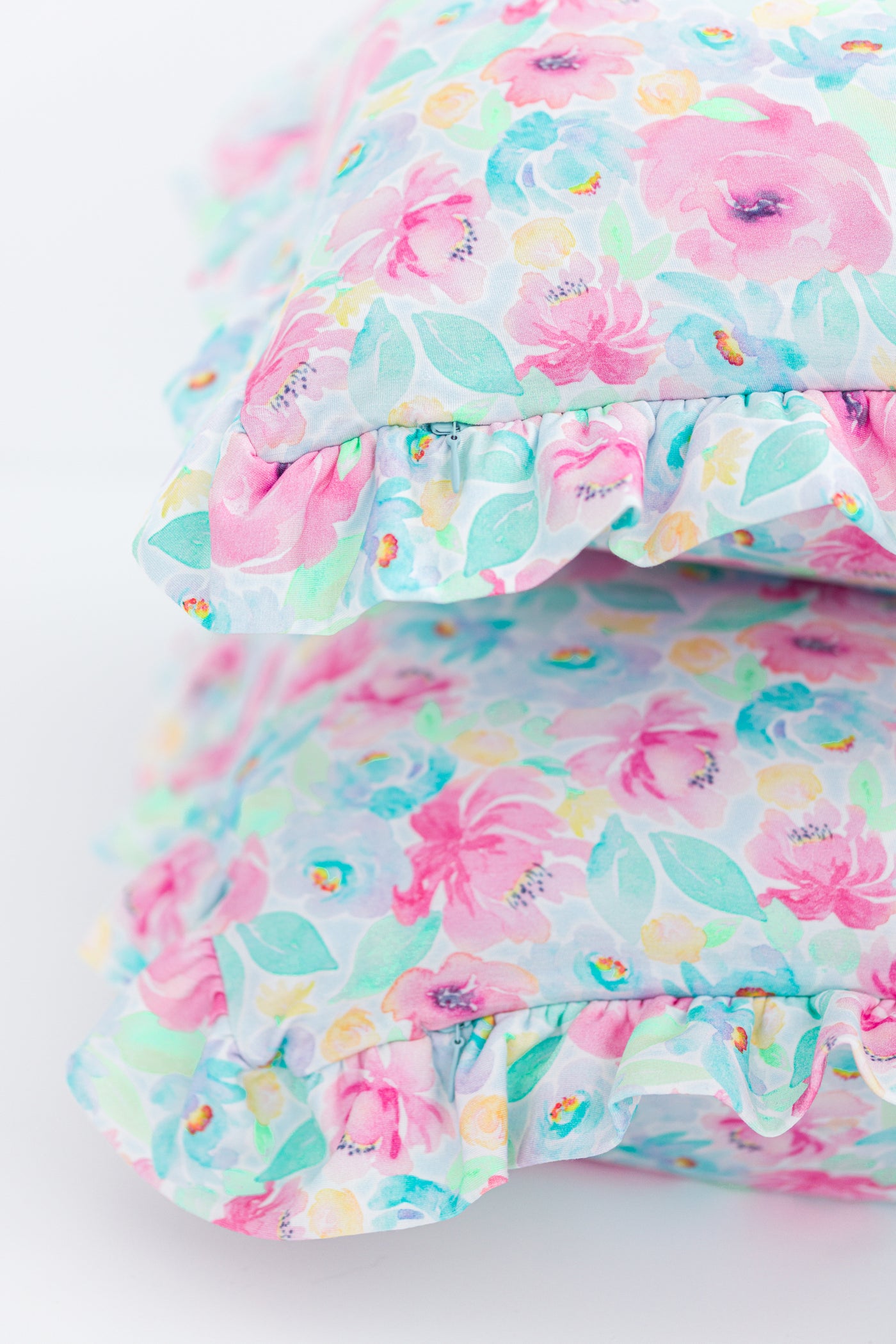 Trinity Ruffle Zipper Pillowcase Set