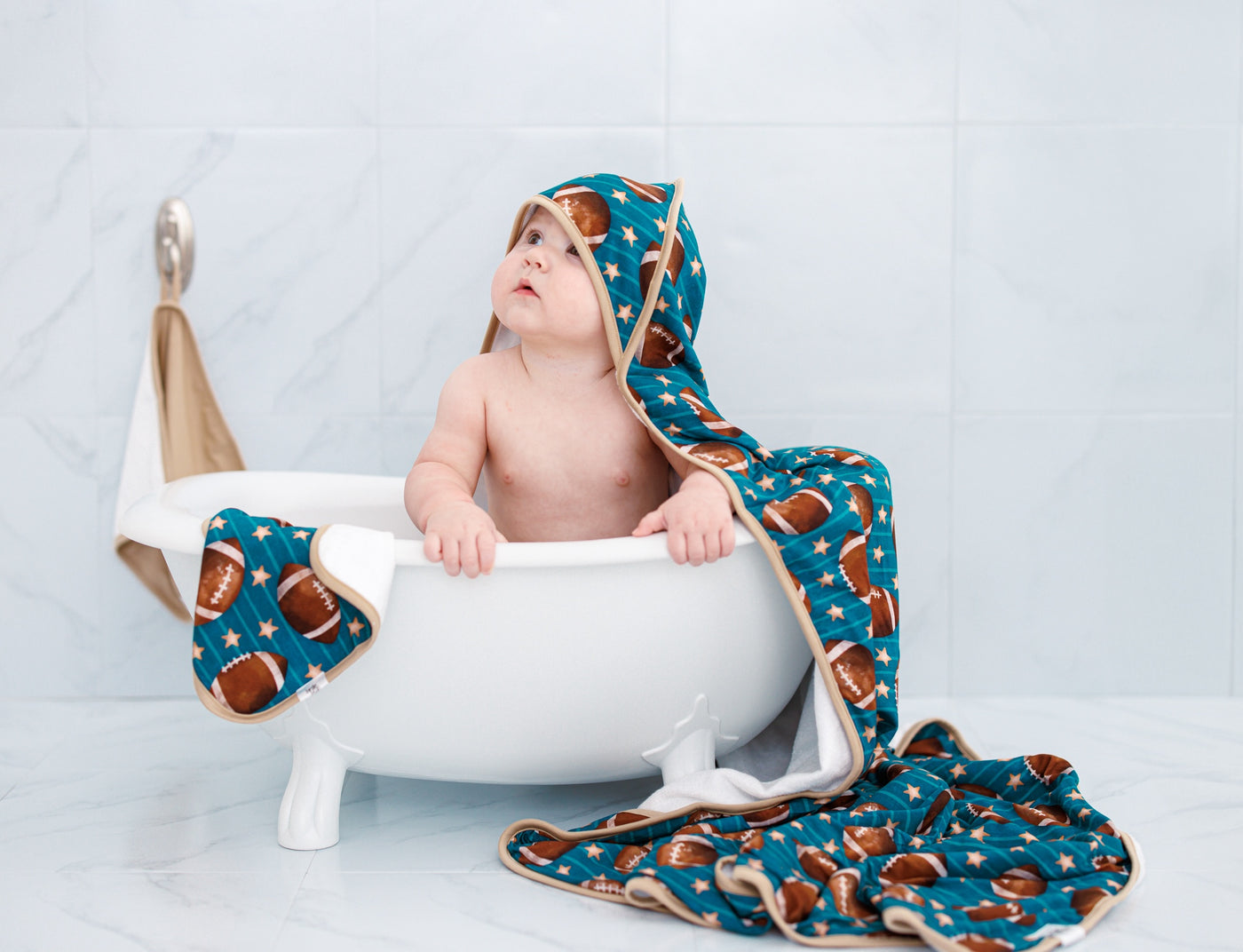 wilson hooded bath towel: TODDLER